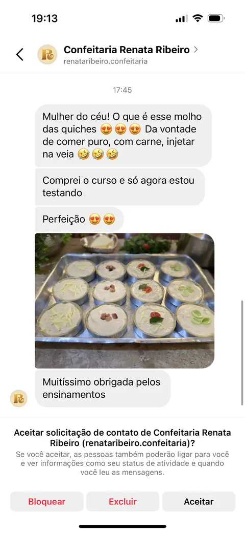 Mensagem da Confeitaria Renata Ribeiro com bandeja de quiches