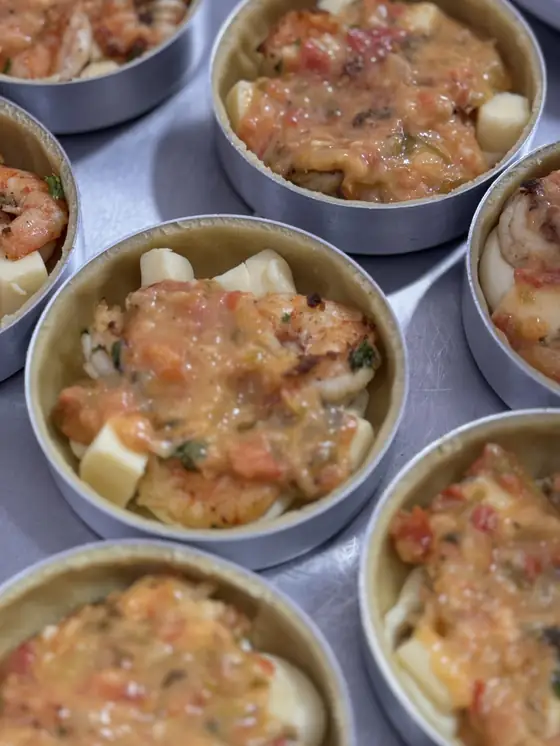 Quiches recheadas antes de assar